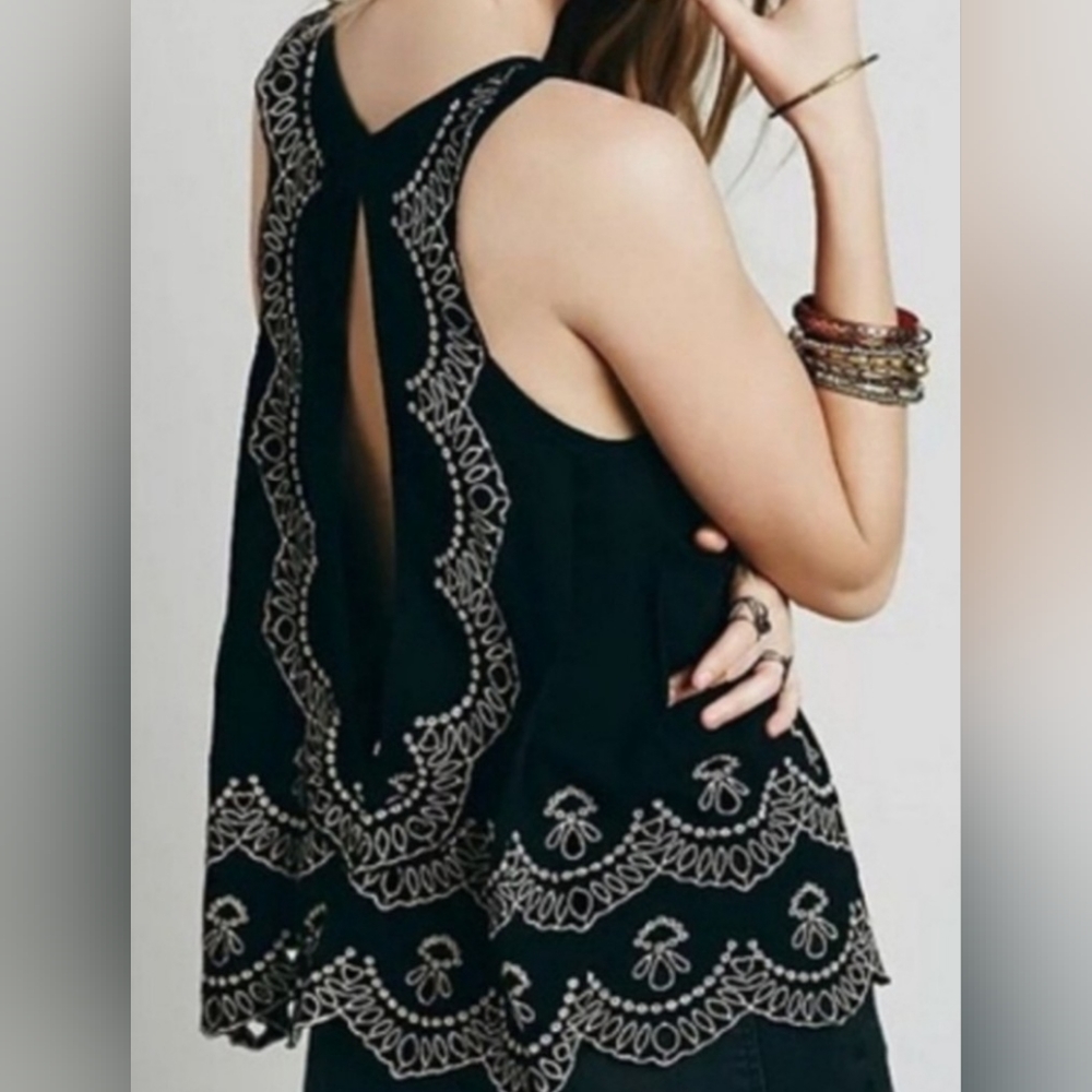 ❤️EUC Free People Embroidered Layering Tank Size M Black Boho Eyelet Blouse